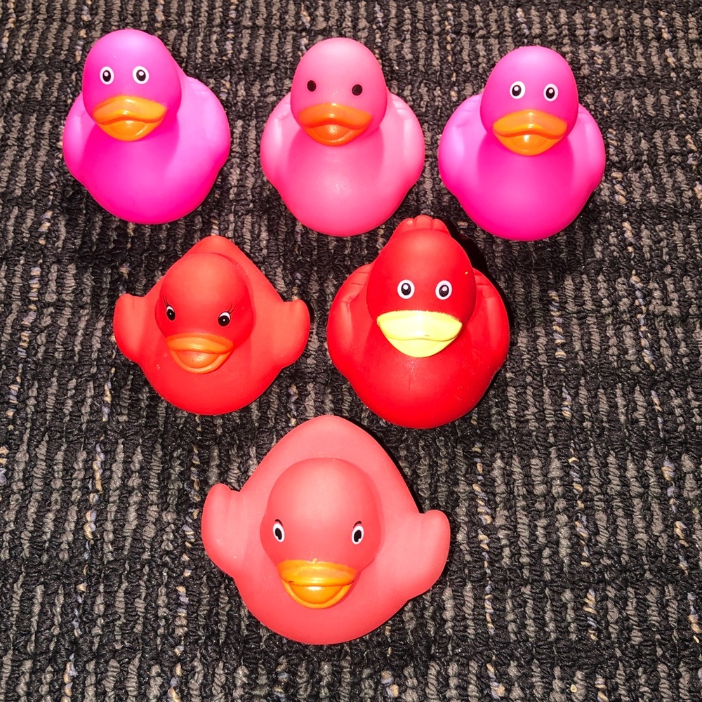 🚚 Pink and Red Rubber Duck Set